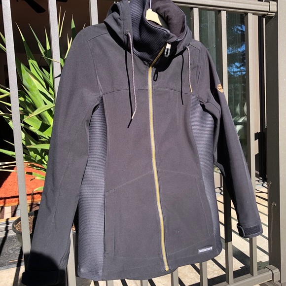 686 women’s snowboarding jacket size medium - Picture 3 of 9